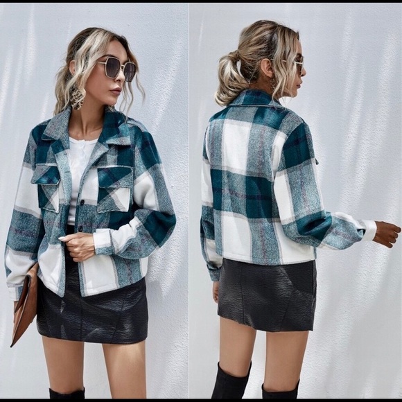 New Arrival... Cropped Plaid Jacket - Picture 3 of 3
